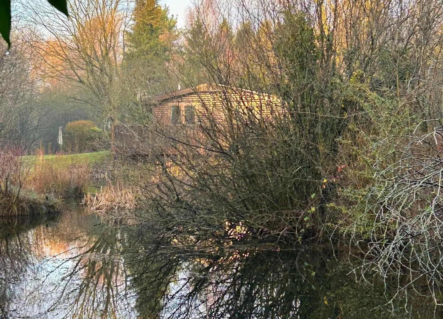 Allerthorpe 'Mallard' Secluded Fishermans Lodge