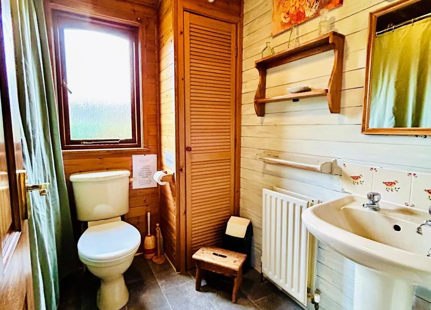Allerthorpe 'Mallard' Secluded Fishermans Lodge